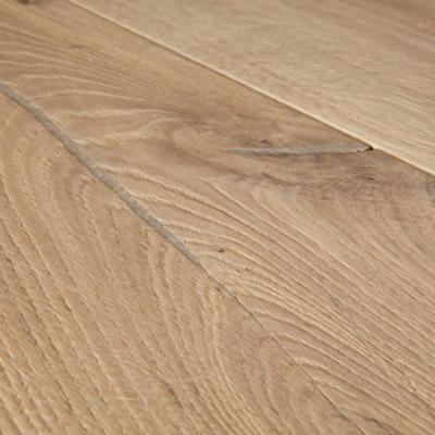 Quick-Step Massimo Cappuccino Blonde Oak Extra Matt close up