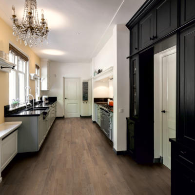 Quick-Step Variano Royal Grey Oak Extra Matt kitchen