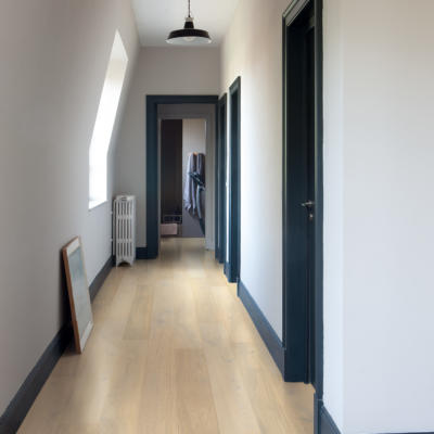 Nature’s Oak Timber Arctic White hallway